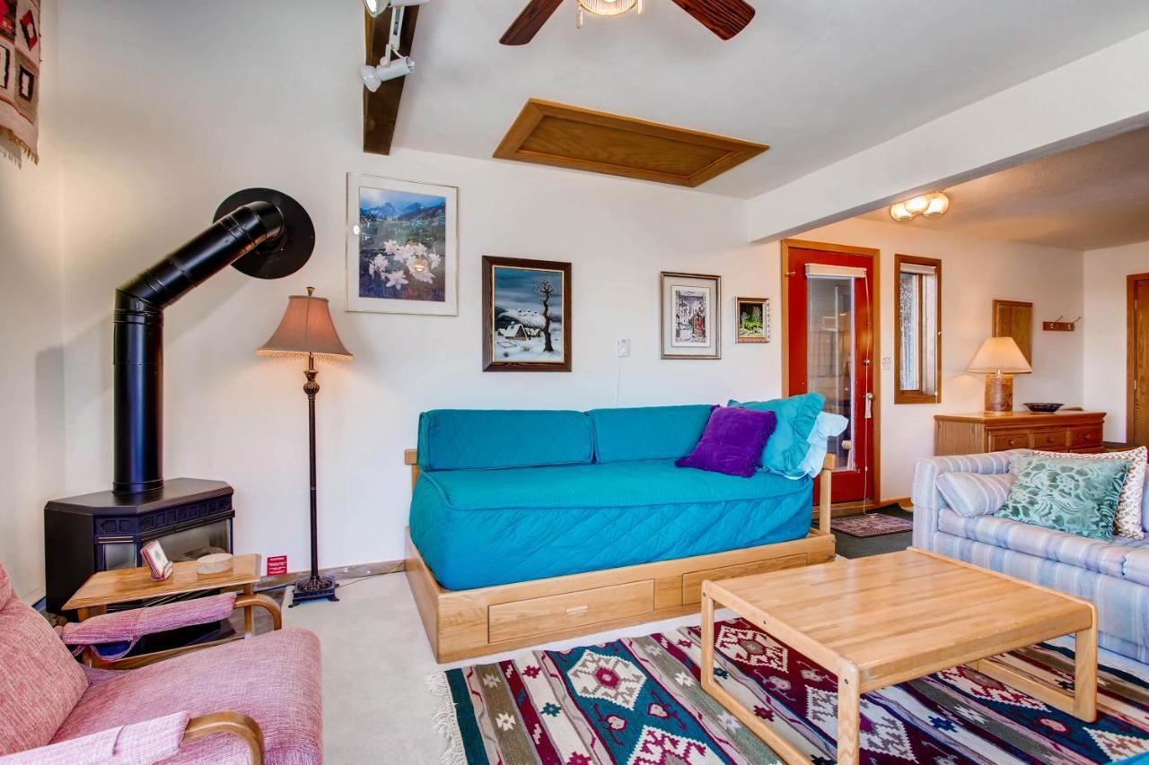 Ski-In Ski-Out Studio Private Balcony & Fireplace Condo Крестед-Бьютт Экстерьер фото