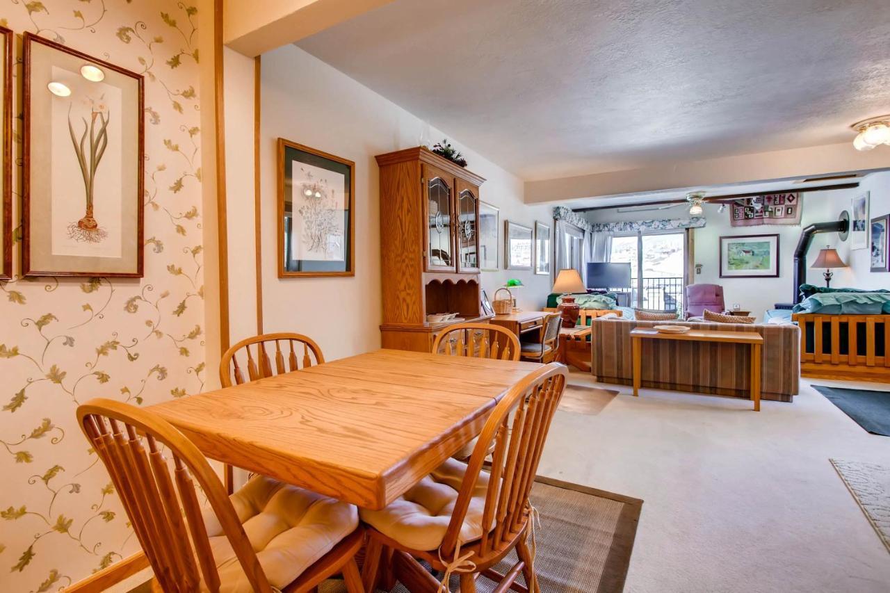 Ski-In Ski-Out Studio Private Balcony & Fireplace Condo Крестед-Бьютт Экстерьер фото